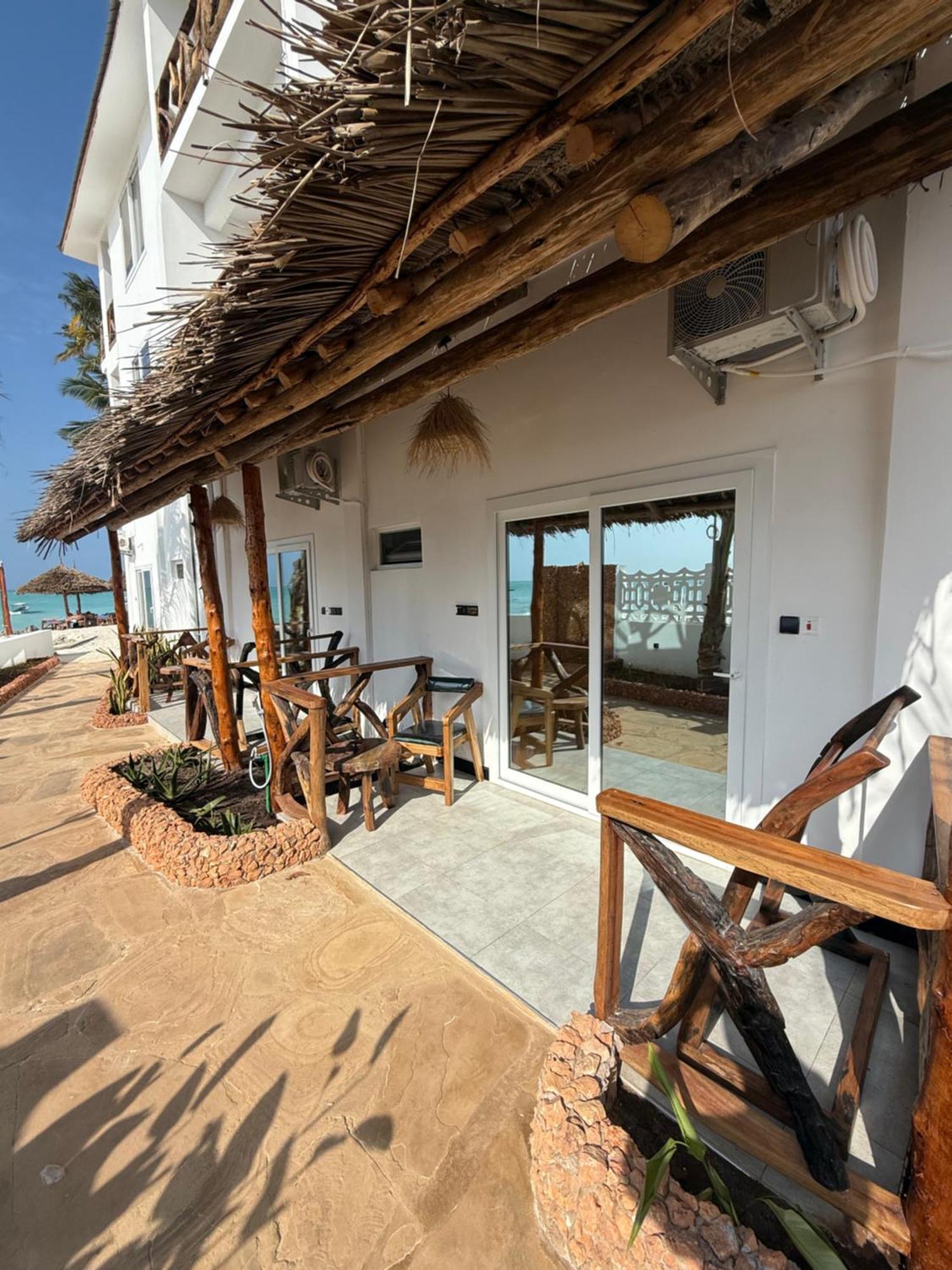 Dhow Beach Boutique Hotel Нунгви Экстерьер фото